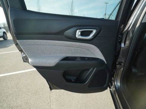 Used 2022 Jeep Compass Latitude image 16