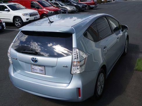 Used 2014 Toyota Prius V Three image 13