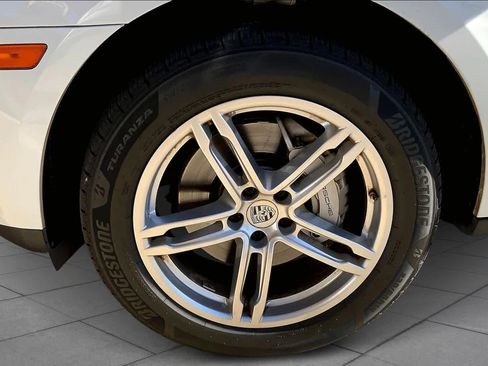 Used 2018 Porsche Macan S image 10