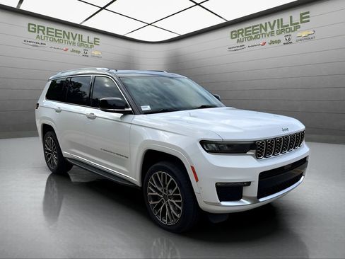 Used 2023 Jeep Grand Cherokee L Summit AWD/4WD image 13
