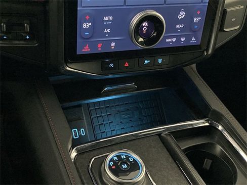 Used 2023 Ford Expedition Limited image 23