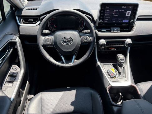 Used 2022 Toyota RAV4 Limited FWD image 4