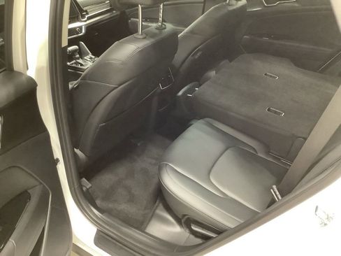 Certified 2025 Kia Sportage EX w/ Premium Package image 21