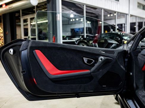 Used 2023 Lamborghini Huracan Tecnica image 10
