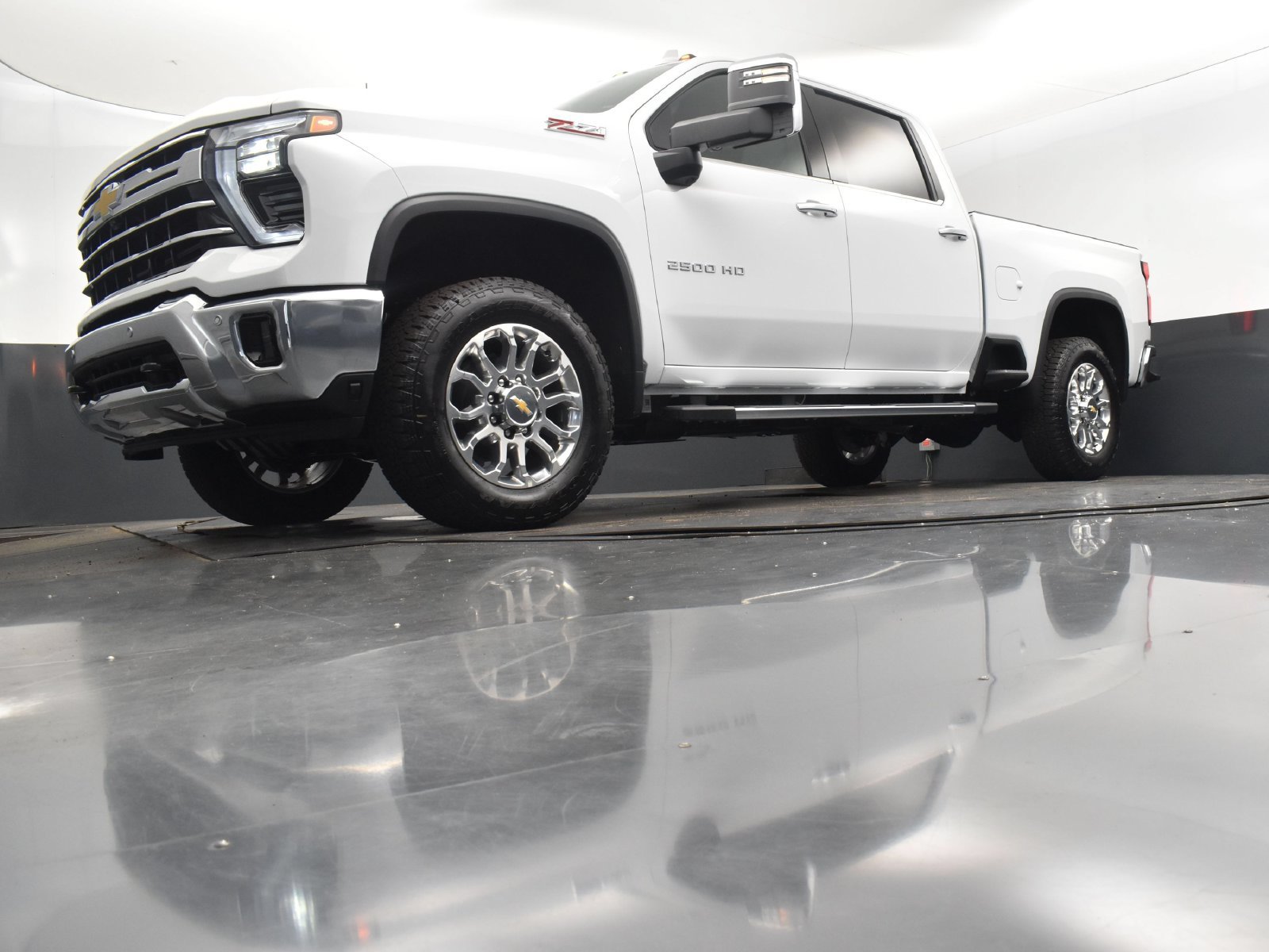 Used 2025 Chevrolet Silverado 2500 LTZ w/ LTZ Convenience Package AWD/4WD image 42