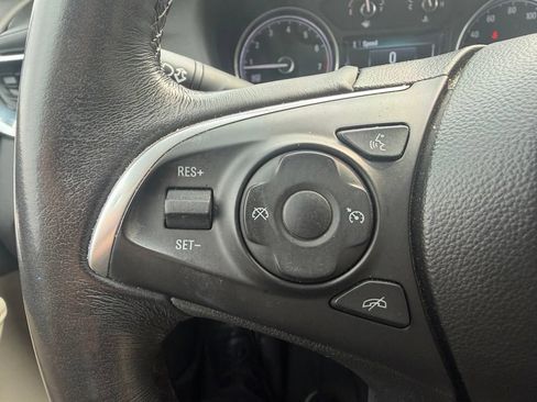Used 2018 Buick Enclave Essence AWD/4WD image 22