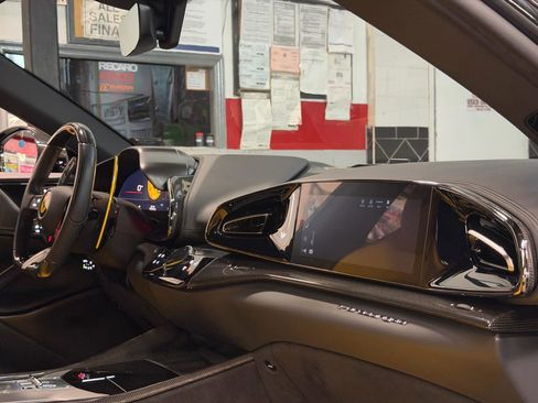 Used 2024 Ferrari Purosangue image 41