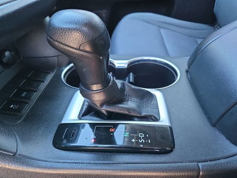 Used 2019 Toyota Highlander LE image 21