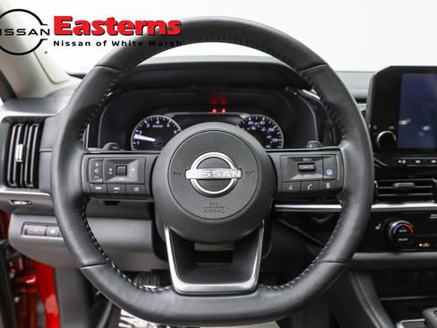 Used 2024 Nissan Pathfinder SL w/ SL Premium Package image 10