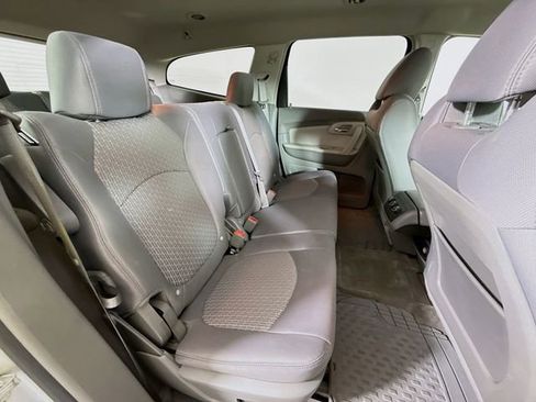 Used 2009 Chevrolet Traverse LT FWD image 28