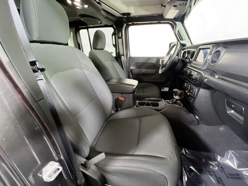 Used 2023 Jeep Gladiator Sport AWD/4WD image 25
