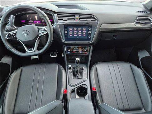 Used 2023 Volkswagen Tiguan SE R-Line FWD image 17
