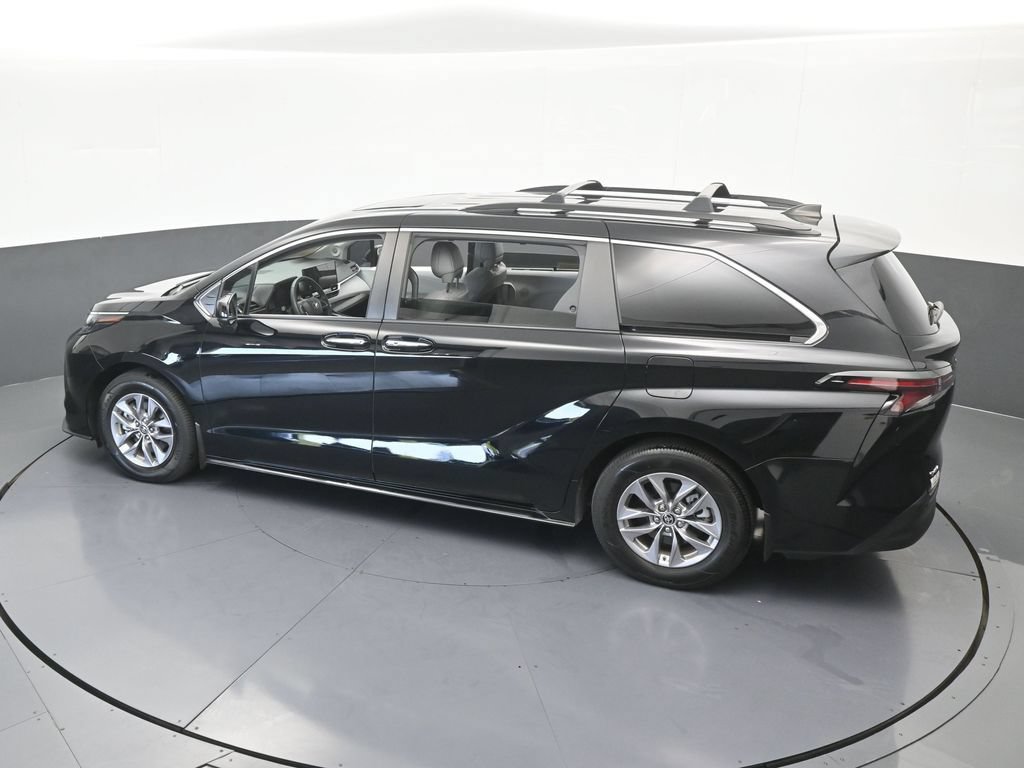 Used 2025 Toyota Sienna XLE w/ XLE Plus Package FWD image 52