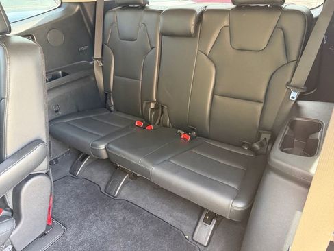 Used 2024 Kia Telluride S w/ S Sunroof Package FWD image 12
