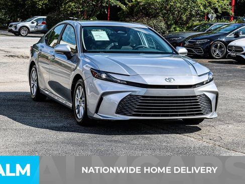 Used 2025 Toyota Camry LE FWD image 5