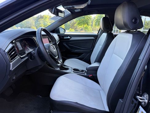 Used 2019 Volkswagen Jetta R-Line FWD image 35