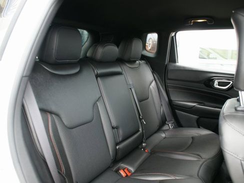 Used 2025 Jeep Compass Trailhawk image 30