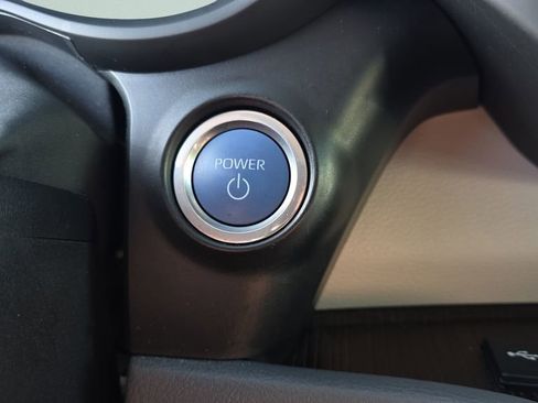 Used 2023 Toyota Sienna XLE image 27