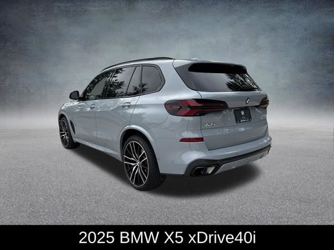 Used 2025 BMW X5 xDrive40i w/ Executive Package image 3