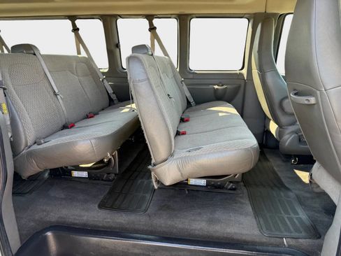 Used 2016 Chevrolet Express 3500 LT w/ LT Preferred Equipment Group image 8