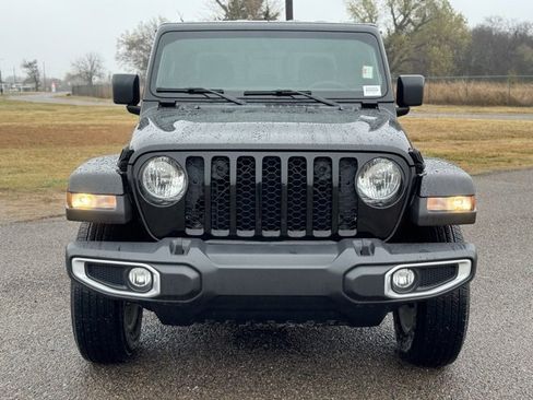 Used 2023 Jeep Gladiator Sport image 2