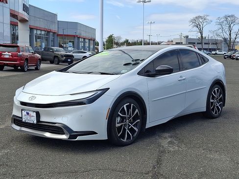 Used 2023 Toyota Prius Prime image 3