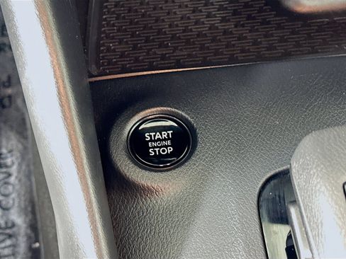 Used 2024 Nissan Z Performance w/ Floor Mat Package image 18