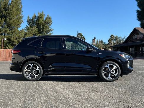 Used 2024 Ford Escape ST-Line Elite w/ Premium Technology Package image 7