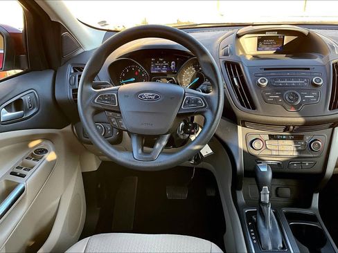 Used 2017 Ford Escape SE image 5