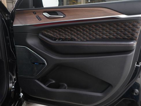 Used 2023 Jeep Grand Cherokee L Summit w/ Advanced Protech Group IV image 9