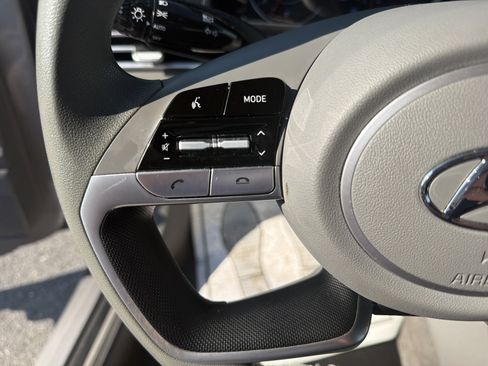 Used 2023 Hyundai Elantra SEL FWD image 18