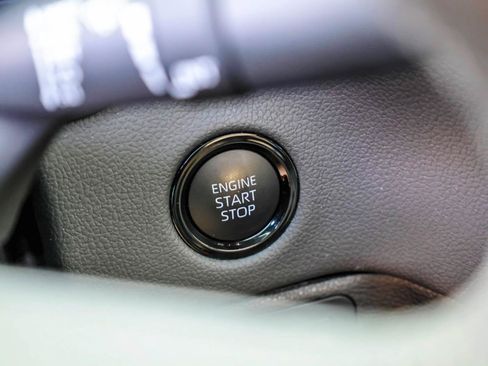 Used 2025 Toyota Tundra Limited AWD/4WD image 20