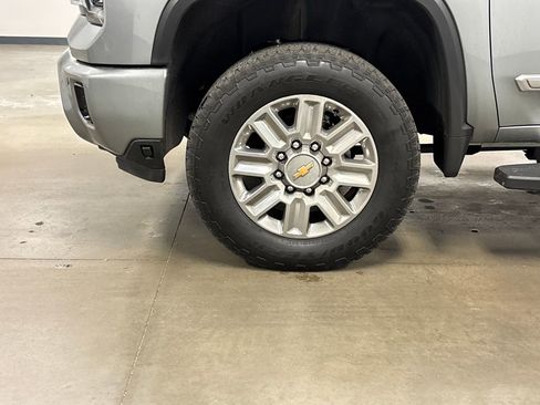 Certified 2024 Chevrolet Silverado 2500 High Country image 9