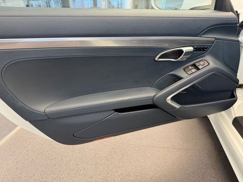 Used 2021 Porsche 718 Cayman GTS RWD image 15