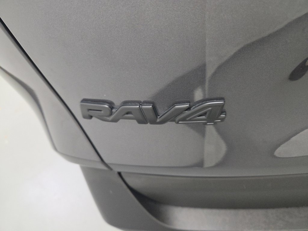 Used 2023 Toyota RAV4 LE AWD/4WD image 13
