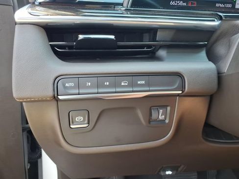 Used 2023 Cadillac Escalade Premium Luxury w/ LPO, Illumination Package AWD/4WD image 29