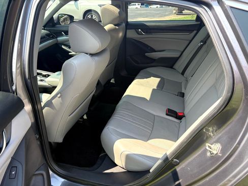 Used 2019 Honda Accord Touring image 19