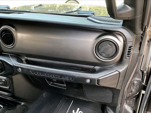 Used 2021 Jeep Wrangler Unlimited Sport image 21