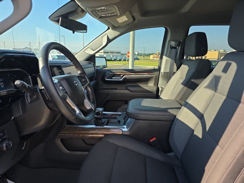 Used 2025 Chevrolet Silverado 1500 LT Trail Boss AWD/4WD image 7