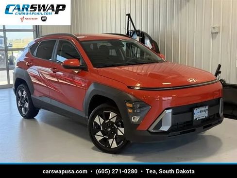 Used 2025 Hyundai Kona SEL AWD/4WD image 1