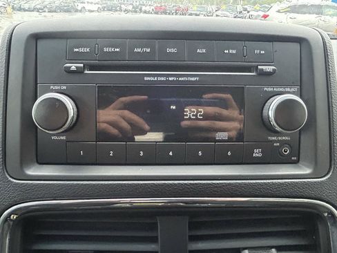 Used 2013 Dodge Grand Caravan SE FWD image 21