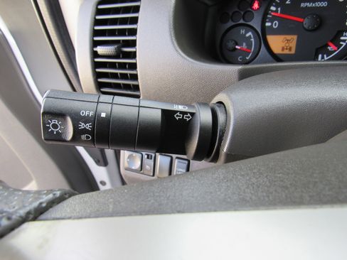 Used 2012 Suzuki Equator Sport AWD/4WD image 16