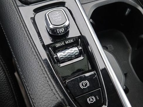 Used 2021 Volvo XC90 T6 Momentum w/ Advanced Package image 10