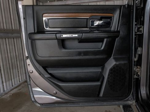 Used 2014 RAM 2500 Laramie w/ Convenience Group image 46