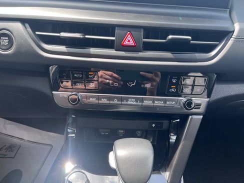 Certified 2024 Kia Seltos EX AWD/4WD image 17