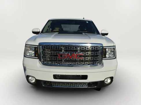 Used 2013 GMC Sierra 2500 Denali AWD/4WD image 2