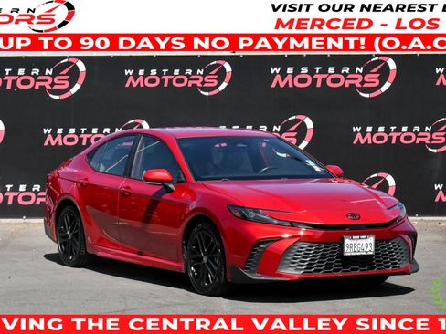 Used 2025 Toyota Camry SE FWD image 1