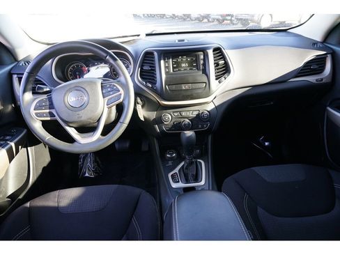 Used 2017 Jeep Cherokee Latitude image 26