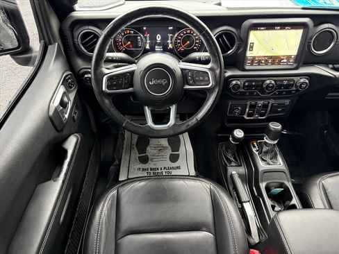 Used 2020 Jeep Gladiator Overland AWD/4WD image 18