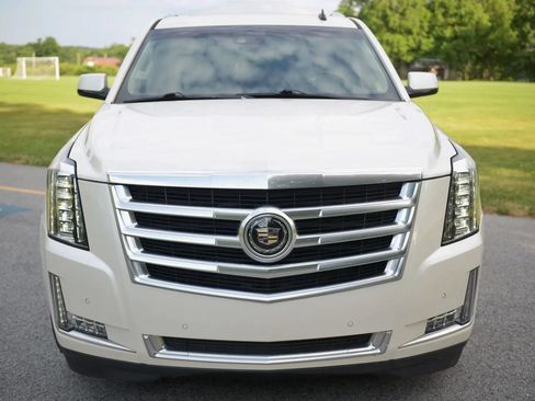 Used 2015 Cadillac Escalade Premium AWD/4WD image 25